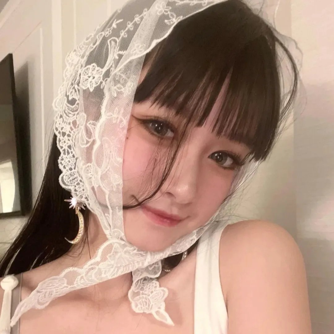 八个拔河女